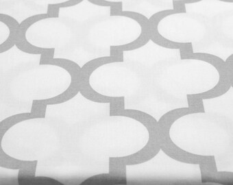 Cotton Moroccan grid grey on white