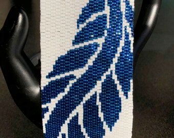 Stunning feather peyote stitch beaded cuff / bracelet