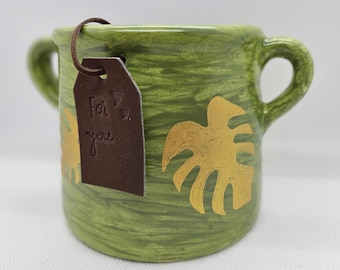 Monstera leaf pot with handles