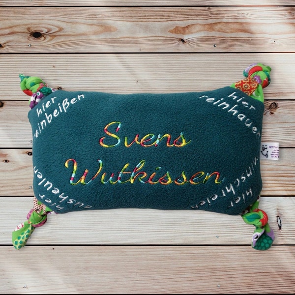 Wutkissen / Namenskissen / Schmusekissen/ groß / Kissen personalisiert / Witzige Geschenkidee für Kinder und Erwachsene/ Regenbogenstickgarn
