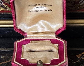 Art Deco Ring Box