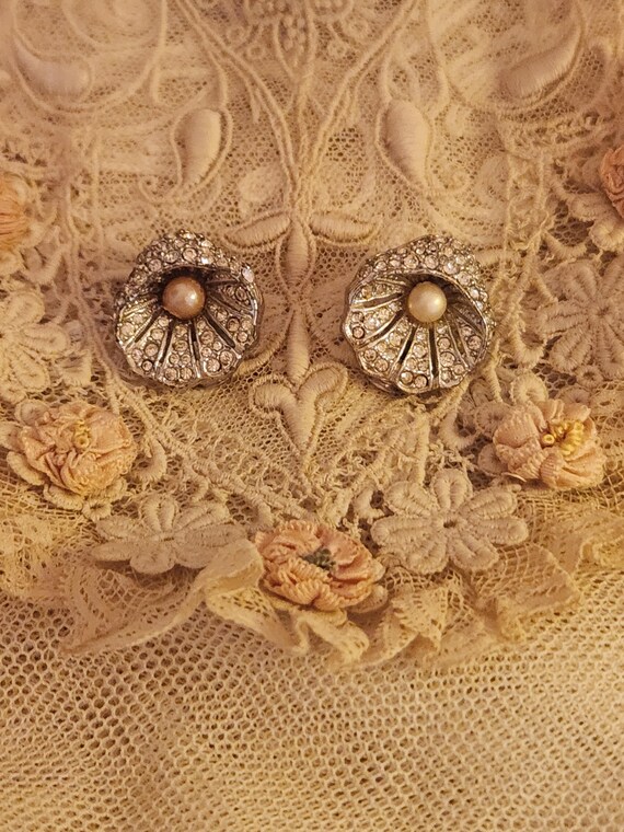 Vintage Richelieu Pearl & Glass Clip On Earrings - image 5