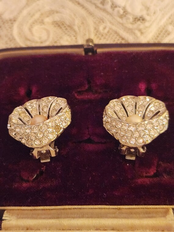 Vintage Richelieu Pearl & Glass Clip On Earrings - image 6