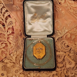 Glorieus antiek goudgevuld fleur de lis medaillon/broche aan ketting
