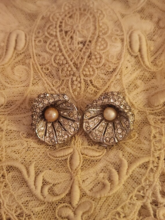 Vintage Richelieu Pearl & Glass Clip On Earrings - image 7