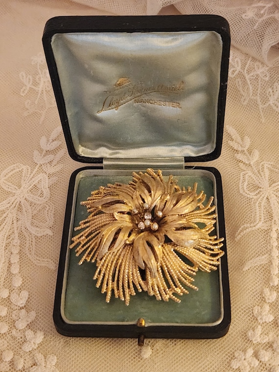 Rare HAR Signed Three Dimensional Gold Tone Brooch