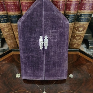 Antique Velvet Double Door Necklace Display Box