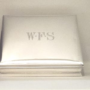 Caja de tocador Gorham de plata esterlina de mediados de siglo: almacenamiento de joyas para caballeros.