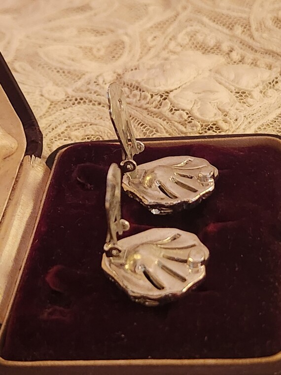 Vintage Richelieu Pearl & Glass Clip On Earrings - image 10