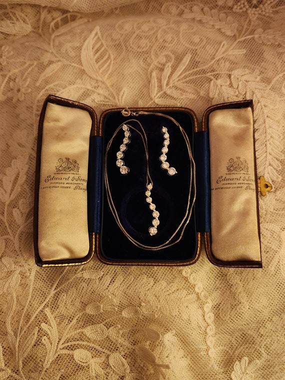 Gorgeous "Journey" Necklace and Earrings Set
