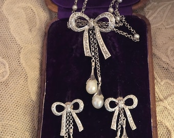 SO COQUETTE Sterling Silver Pearl and Natural Earth Mined Diamonds Necklace and Earrings Set