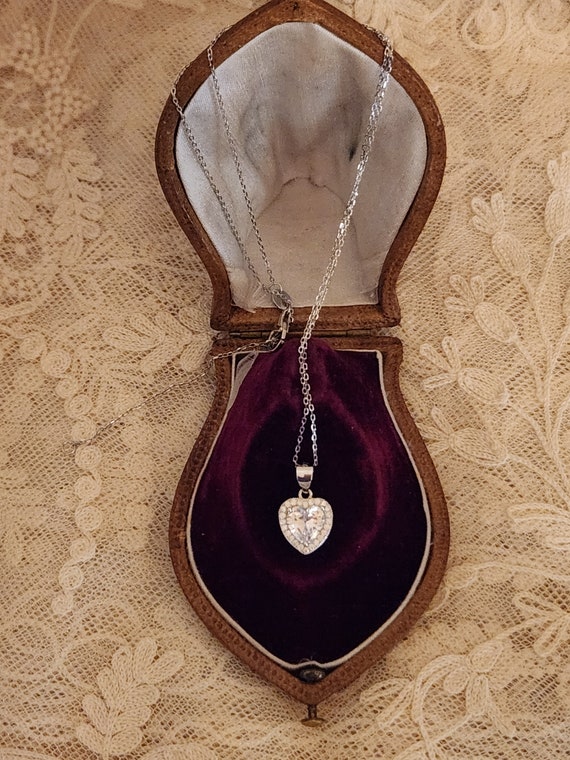 Beautiful Sterling Silver Necklace with A Heart Sh