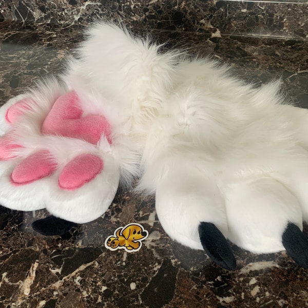 Premade WUHD Fursuit handpoten klaar voor verzending