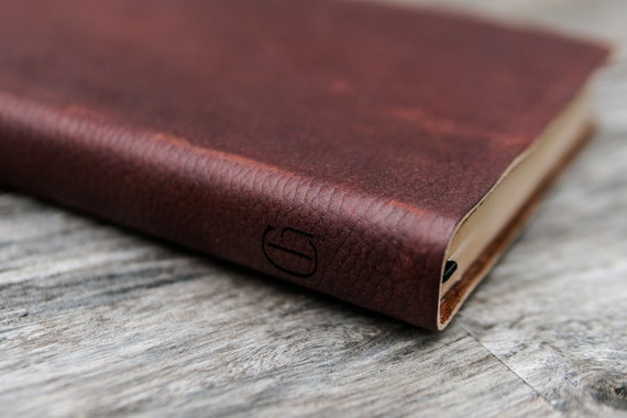 ESV 薄型レザー聖書 フルグレイン - ペブルブラウン、パーソナライズ 