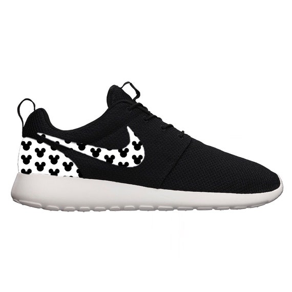 roshe run sneaker