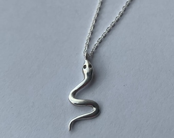 925 Silver Snake / Serpent/ Asp Pendant and Silver Chain.