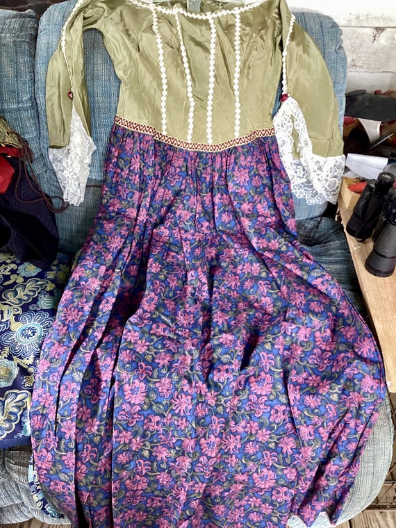 Renaissance Medieval Tudor Gown Dress Costume - image 2