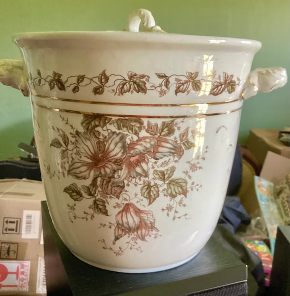 Hanley J & G Meakin Semi Porcelain English Porcelain tall slop pot