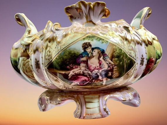 Porcelain Gilt Buffet Table Compote Bowl
