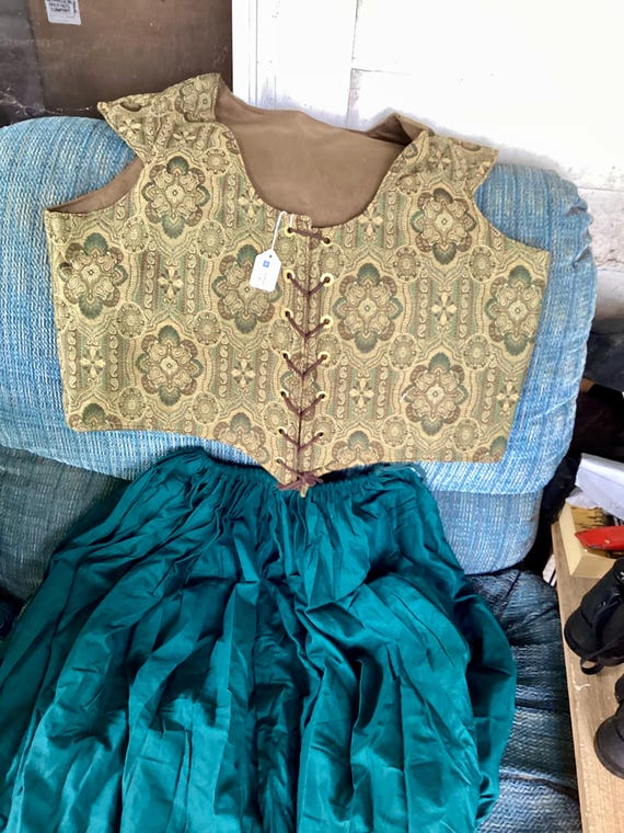 Renaissance Medieval Tudor Gown Dress Costume