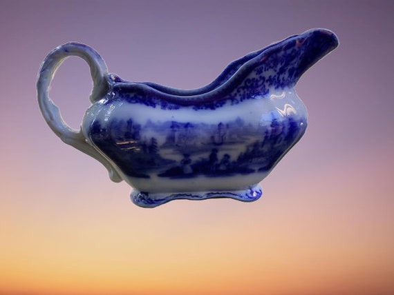 Blue Flow Non Parnell Gravy Boat