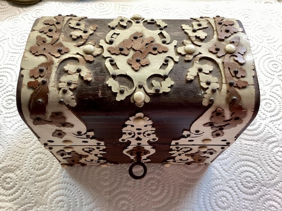 French Perfume Scent Casket Box Caddy