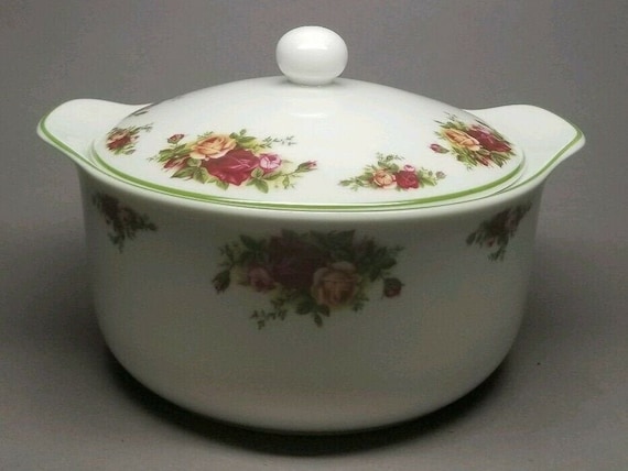 Royal Albert Old Country Roses 2.5Qt Round Covered Casserol Dish