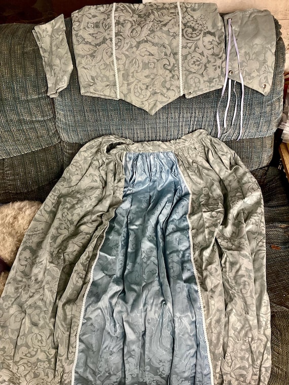 Renaissance Medieval Woman’s Dress Gown Costume