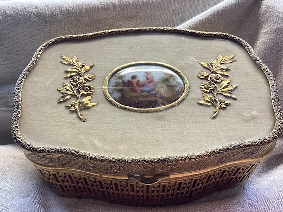 Vanity Filigree Cameo Casket Box