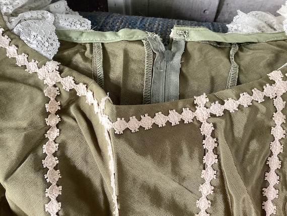 Renaissance Medieval Tudor Gown Dress Costume - image 7