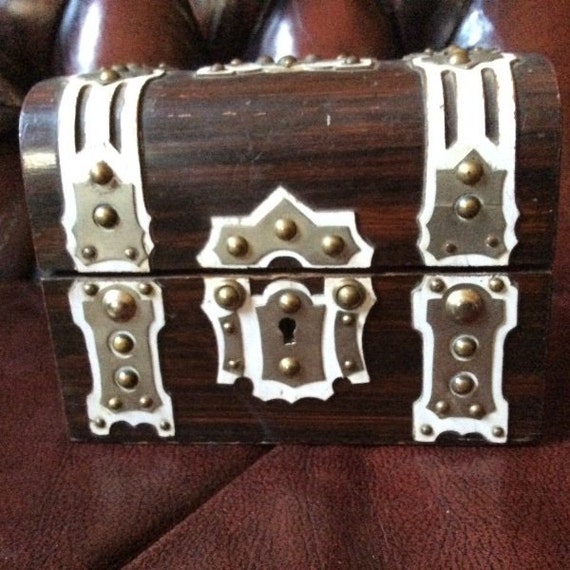 French Perfume Scent Casket