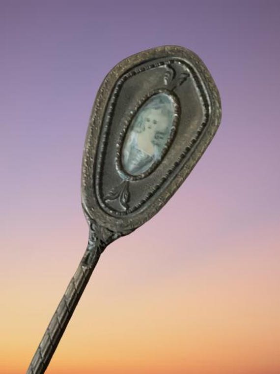 Antique Bronze Portrait Brush