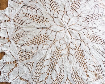 White Antique Vintage Round Tablecloth Cloth Knit Crochet  28in