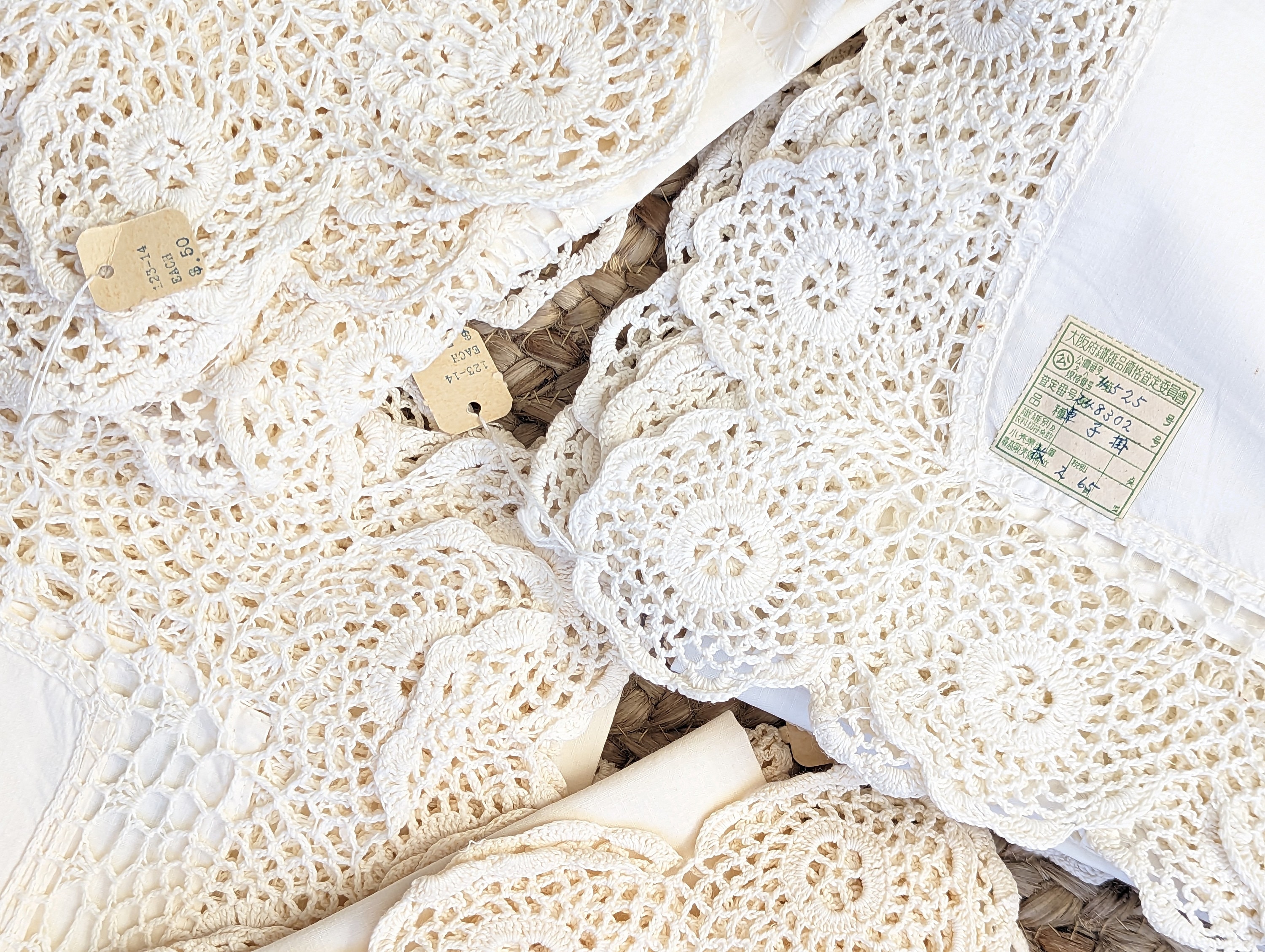 28 Crochet Tablecloth Patterns with Doilies, Lace, and Table Runners 4 Crochet Tablecloth