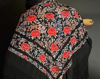 1920s Embroidered Silk Piano Shawl, Dense Ditsy Floral Pattern, Manton de Manila, Canton Shawl, 48 Inches Square + Short Macramé Fringe