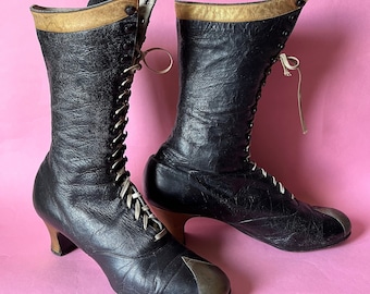 1920s Black and Gold Leather Lace Up Mid Calf Low Heeled Boots, Showgirl's Boots, Labelled Size 6.5 B (US)