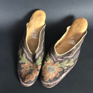 1920s 1930s Lamé Embroidered Turkish Slippers Mules with Low Louis Heel, Leather Interior Possible Souvenir Product, Stamped Istanbul