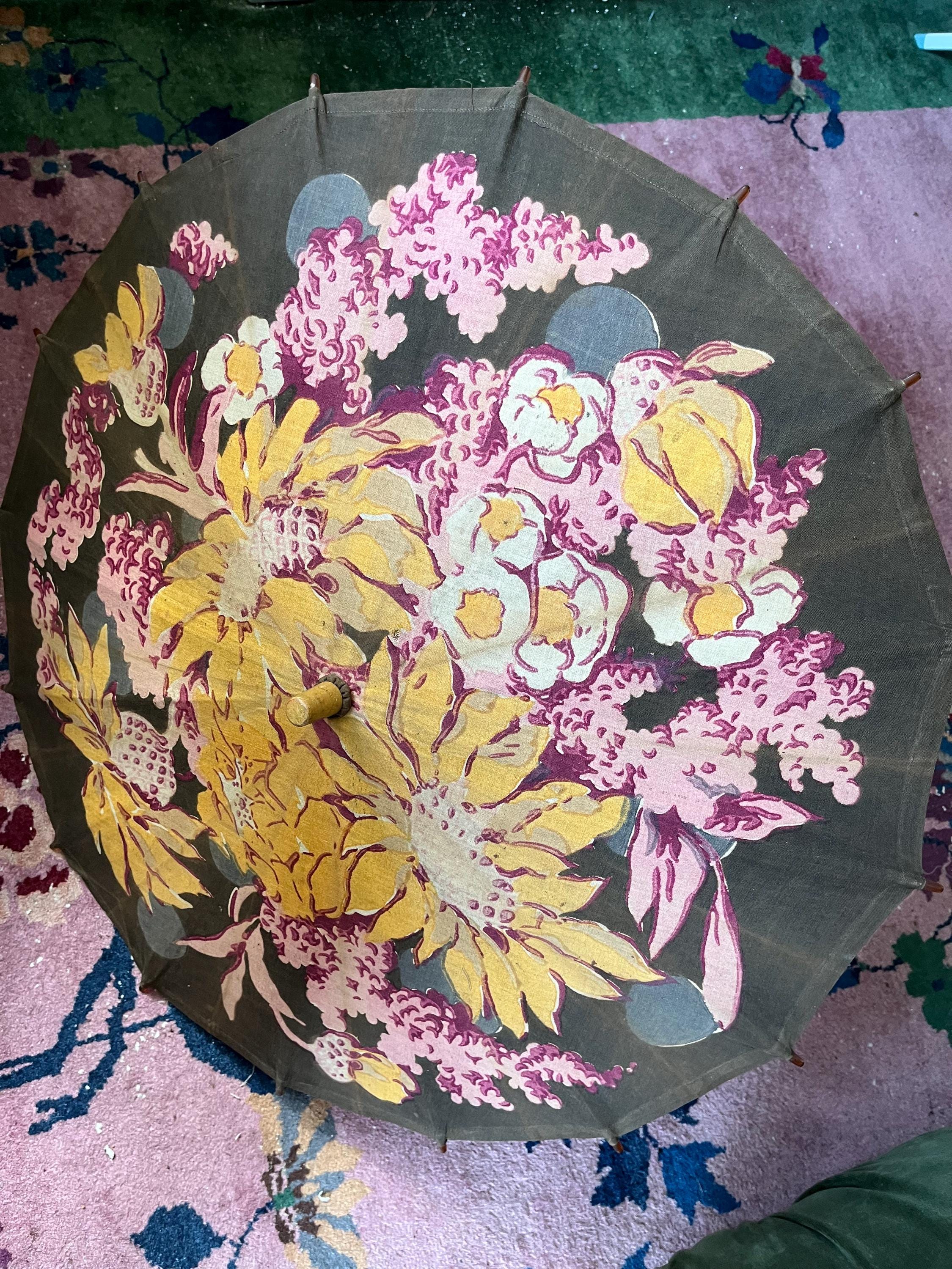 1920s 1930s Art Deco Floral Cotton Printed Sunbrella or Parasol, Wood Shaft, Rootbeer Bakelite Spoke Tips, Painted Handle, Tassel Wristlet