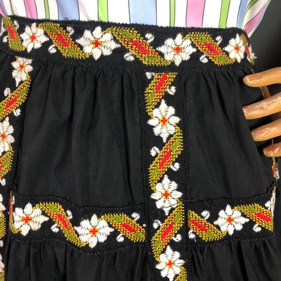 1950s Black Cotton Tiered Folk Art Style Skirt wi… - image 6