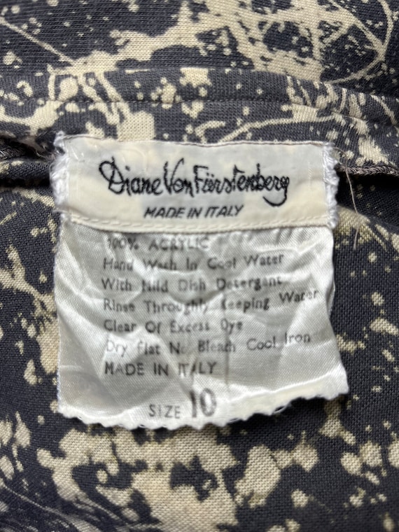 Iconic 1970s DVF Diane Von Furstenberg Paint Splatter Print Wrap