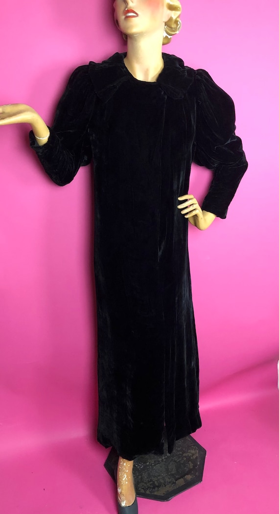 1930s Full Length Black Velvet Frock Coat with Le… - image 2