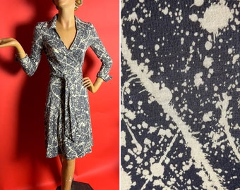 Iconic 1970s DVF Diane Von Furstenberg Paint Splatter Print Wrap Dress, Grey and Cream, Washable Acrylic, French Cuffs, US10