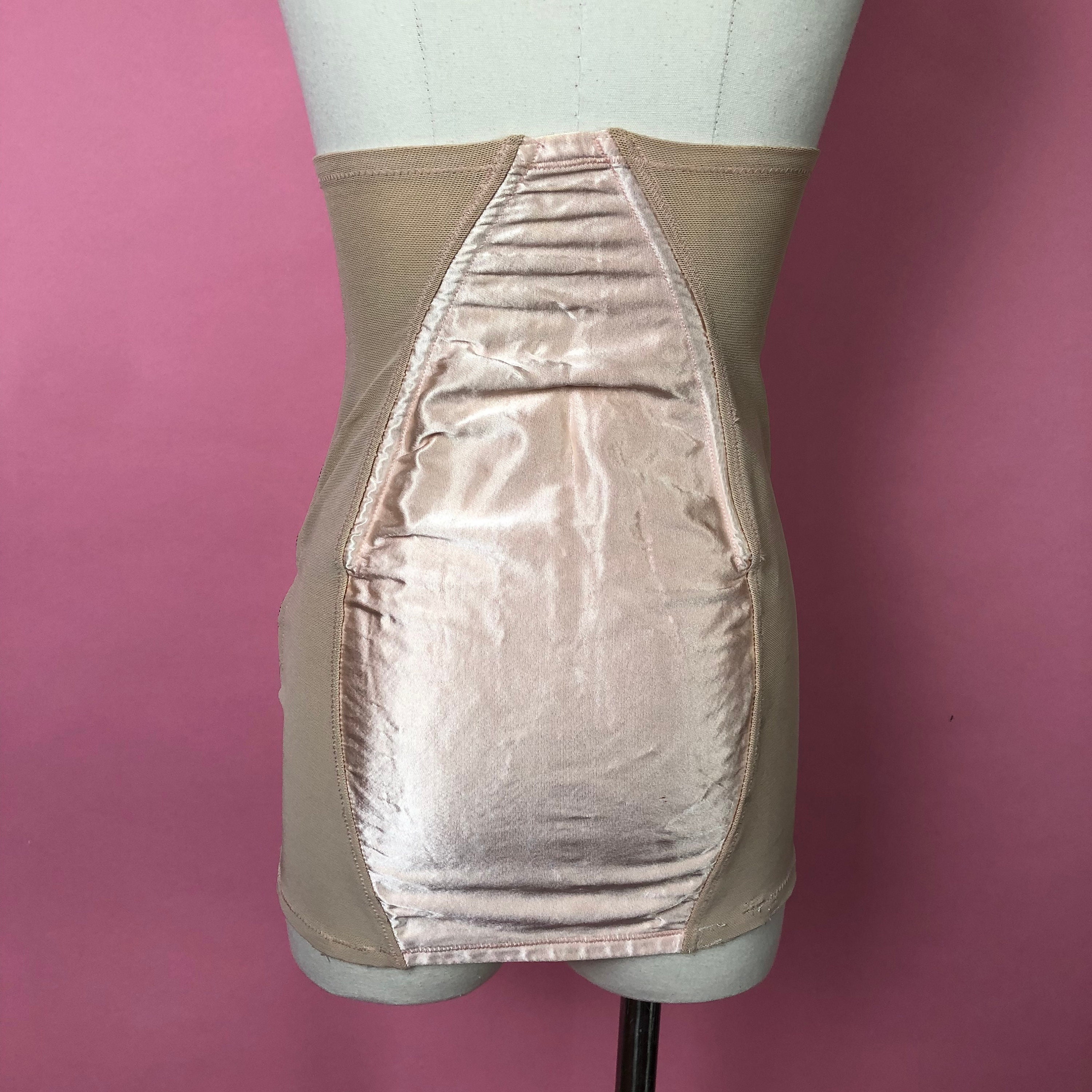 1950s Berlei Pink Boned Waist Cincher Girdle Corset With Satin, Elastic and  Brocade Panels, Zip and Metal Hook Closure, Size 26, AS IS -  Canada