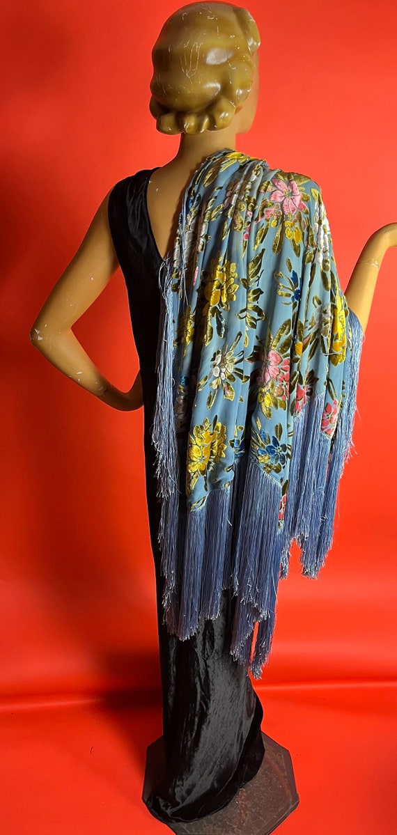 1920s Pale Blue Silk Devoré Shawl with Fringe, Si… - image 9