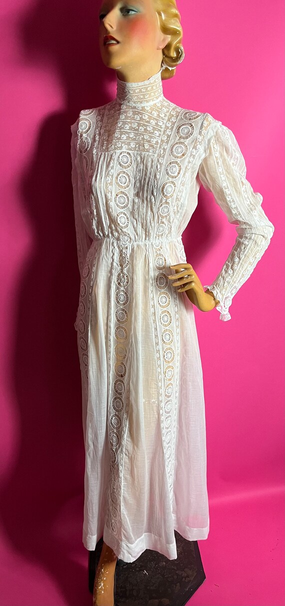 1910s Edwardian White Lawn Cotton Dress, High Supported Neck 1910s Edwardian White Lawn Cotton Dress, High Supported Neck
