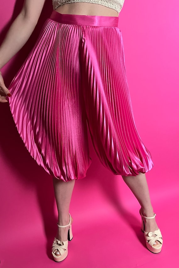 1980s Bright Pink Pleated Satin Culottes Harem Pa… - image 5