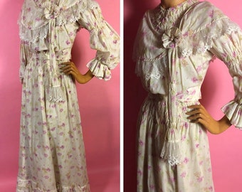 Incredible 1910s Edwardian Floral Two Piece Boned Blouse and Skirt Set, With Smocking and Lace, Possible Suffragette Connection, Excellent