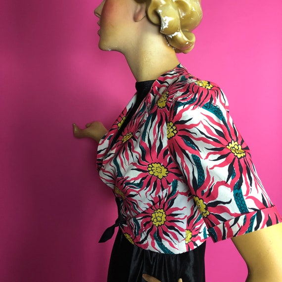 1930s or 1950s Bold Floral Print Bolero Cropped J… - image 5