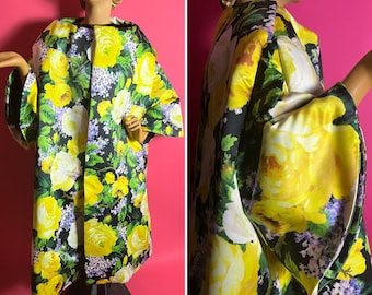 AW 2022 Richard Quinn Oversized Rose Print Oversized Duvet/Kimono Coat, Runway Piece, Future Vintage, 1950s Style