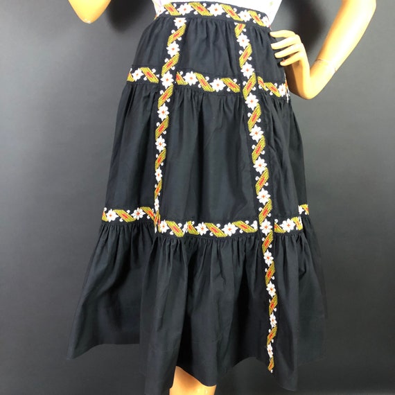 1950s Black Cotton Tiered Folk Art Style Skirt wi… - image 4